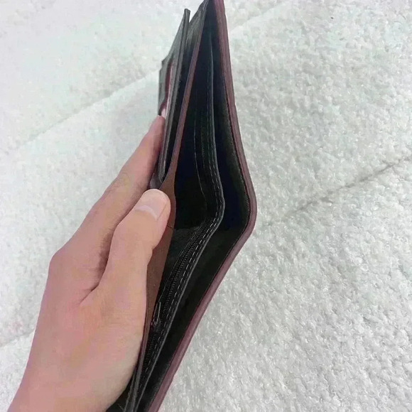 Classic Men’s  Bifold Wallet - Brown - Picture 6 of 6